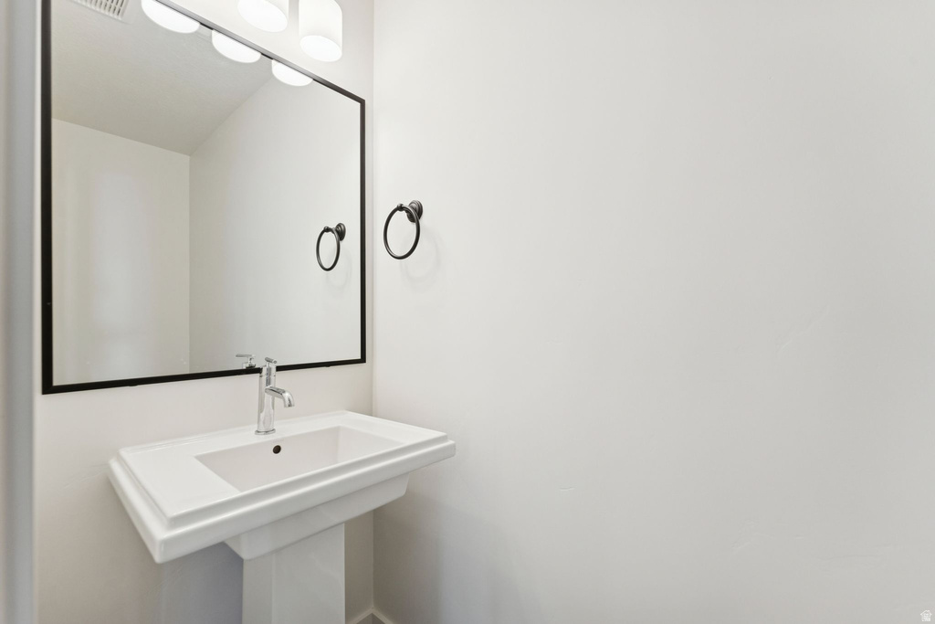 256 N MAIN ST Bountiful, UT 84010