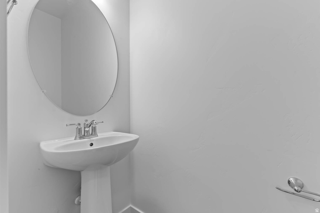 907 W KINGFISHER RD Stansbury Park, UT 84074