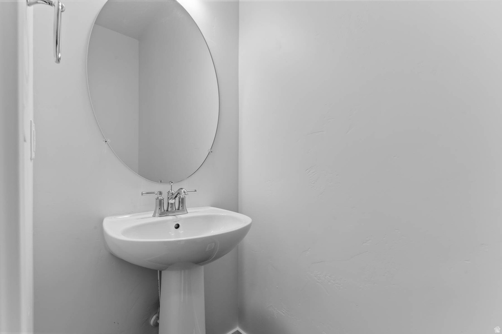 923 W KINGFISHER RD Stansbury Park, UT 84074