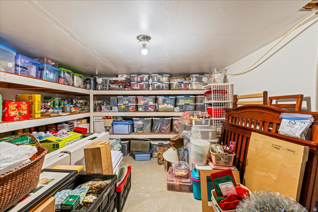 952 W FOXBORO DR North Salt Lake, UT 84054