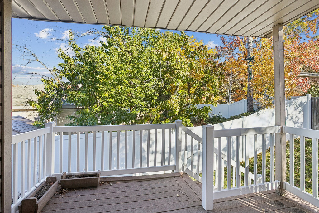 957 CHELSEA DR Bountiful, UT 84010