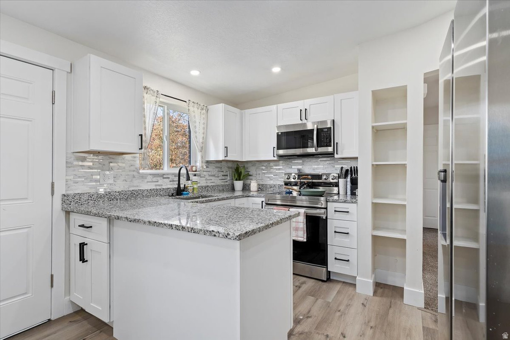 7150 S CAMELOT WAY West Jordan, UT 84084