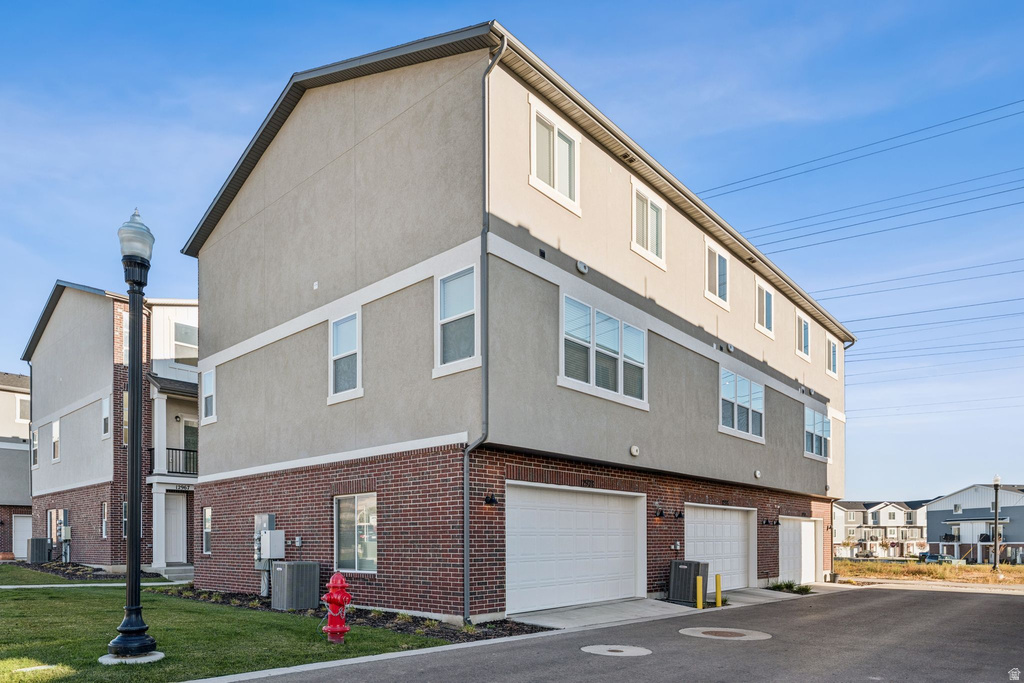 12976 S DEVILS GARDEN CT #551 Riverton, UT 84096