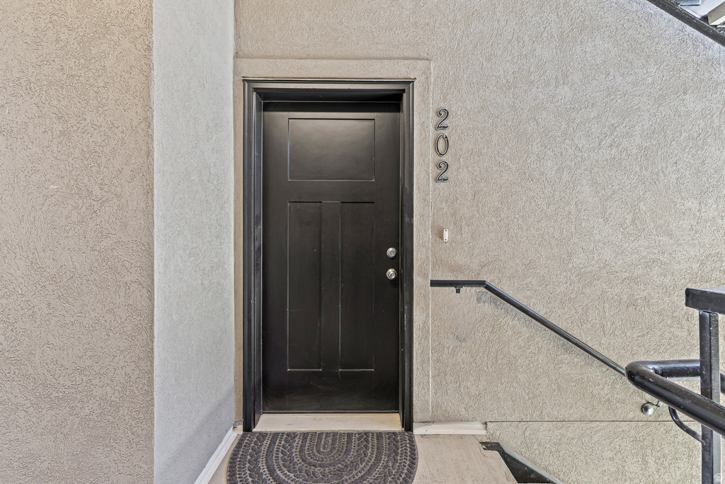 13528 S COMMODUS DR #202 Riverton, UT 84096