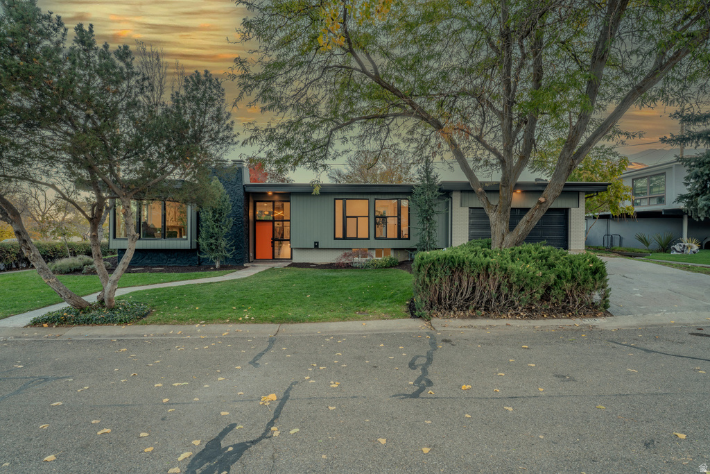 2713 E Pebble Glen Cir