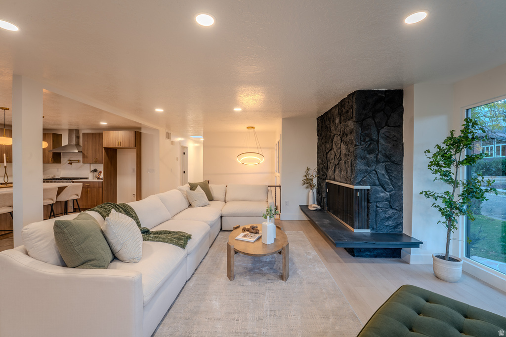 Photo 11 for MLS #2120528 at 2713 E Pebble Glen Cir