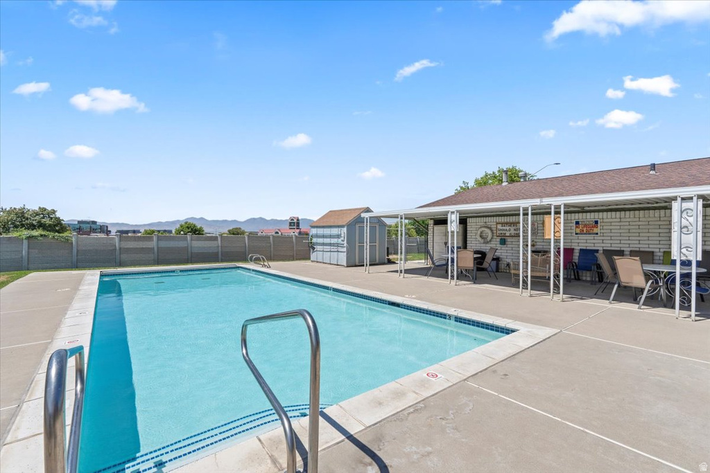 27 W EVENING STAR WAY Sandy, UT 84070