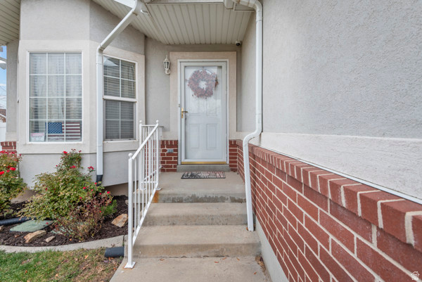 5803 S IMPRESSIONS DR Kearns, UT 84118