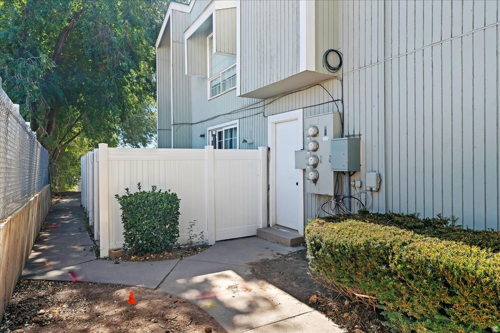 865 S 1650 E #A Clearfield, UT 84015