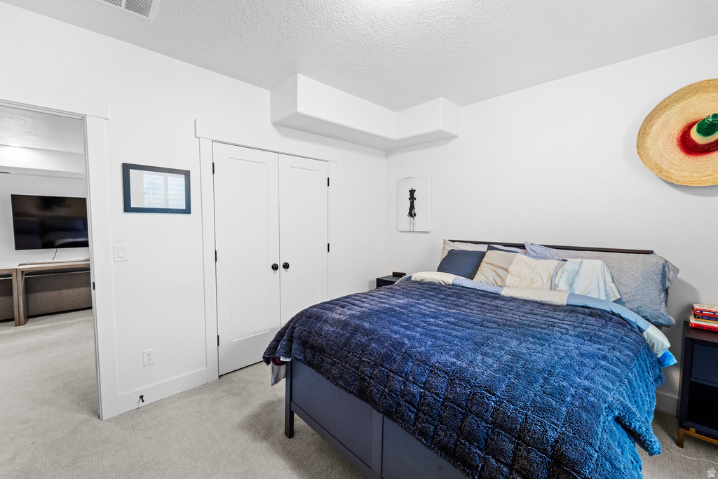 6894 W MEADOW GRASS DR South Jordan, UT 84009