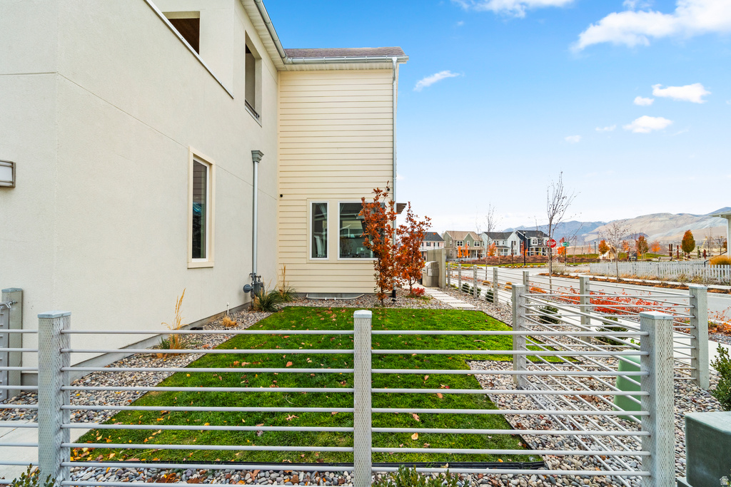 6894 W MEADOW GRASS DR South Jordan, UT 84009