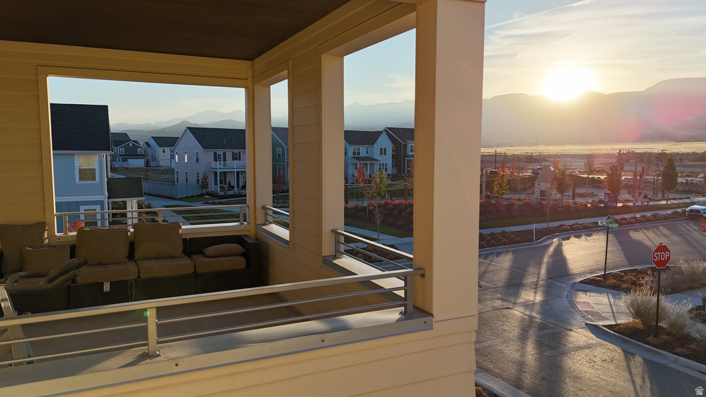 6894 W MEADOW GRASS DR South Jordan, UT 84009