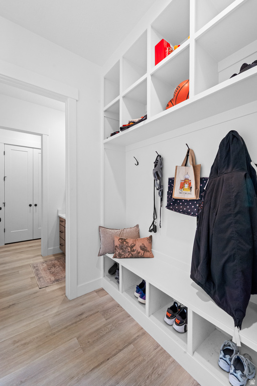 6894 W MEADOW GRASS DR South Jordan, UT 84009