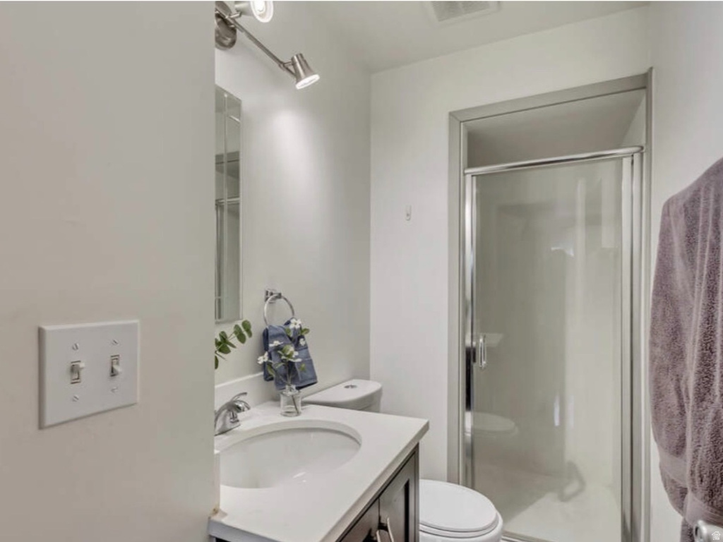 6893 S 3200 W West Jordan, UT 84084