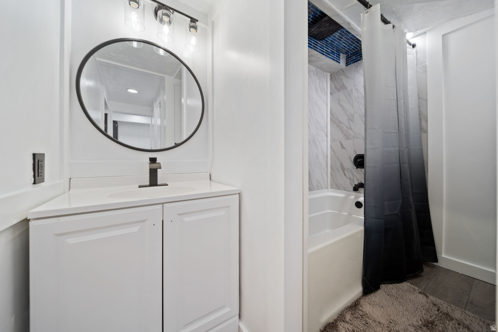 5762 S MCMILLAN CIR Salt Lake City, UT 84107