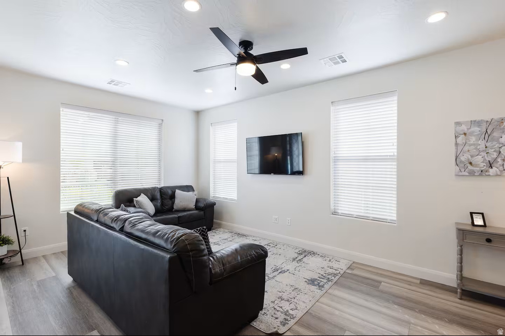 Photo 6 for MLS #2120616 at 1162 N Riviera Aly