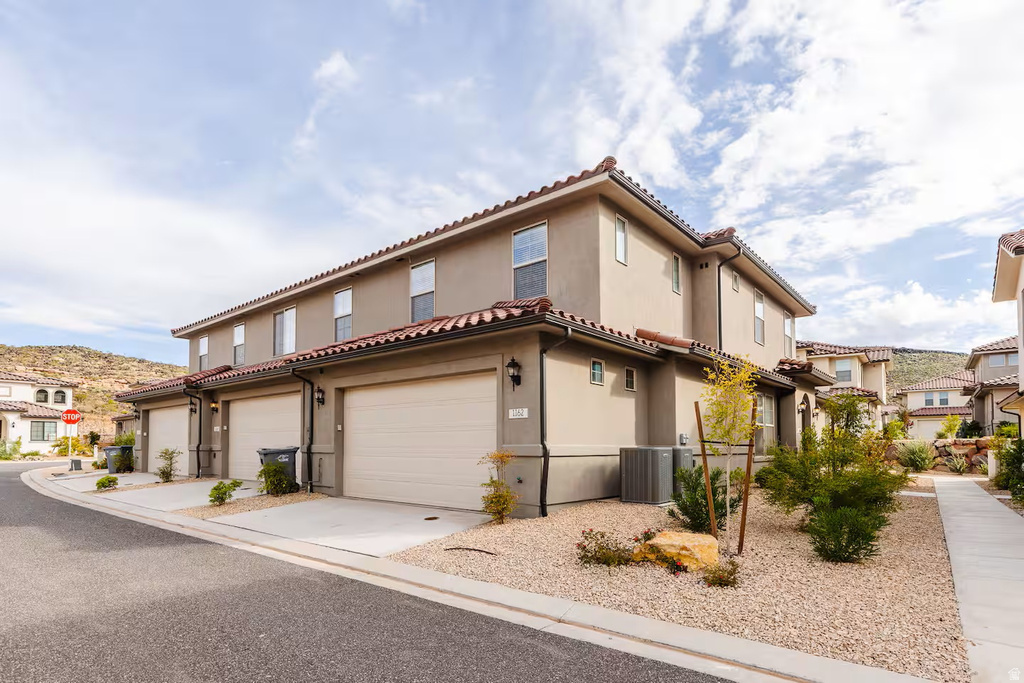 Photo 22 for MLS #2120616 at 1162 N Riviera Aly