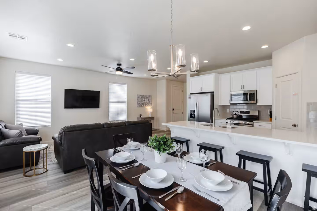 Photo 2 for MLS #2120616 at 1162 N Riviera Aly