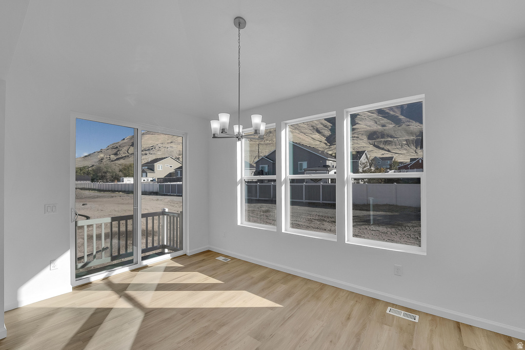 8638 N HALLORAN CT #1329 Lake Point, UT 84074