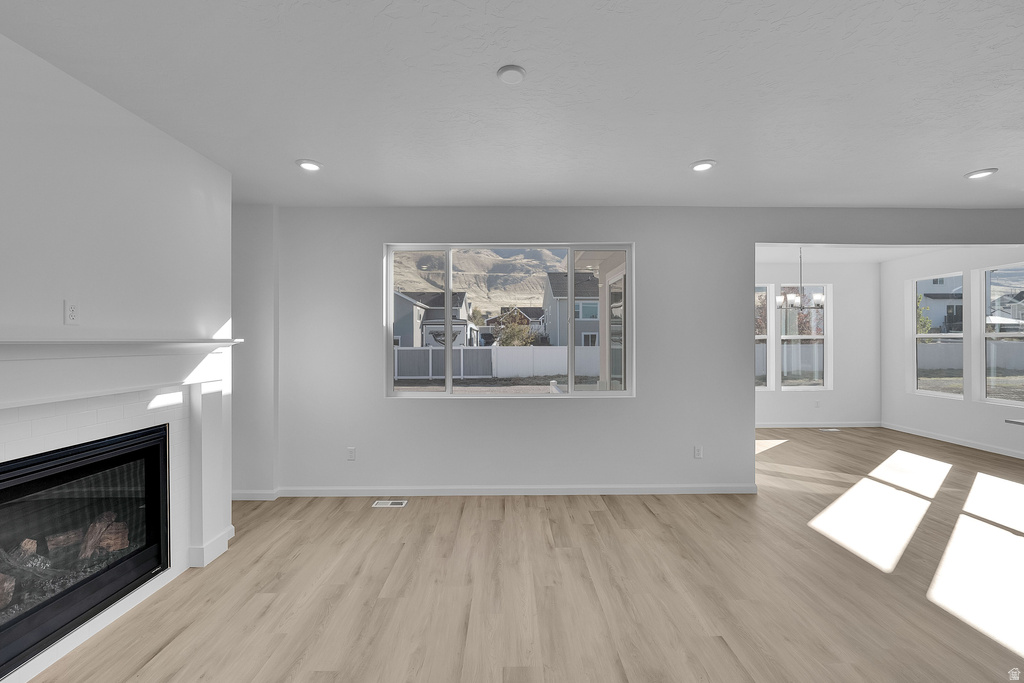 8638 N HALLORAN CT #1329 Lake Point, UT 84074