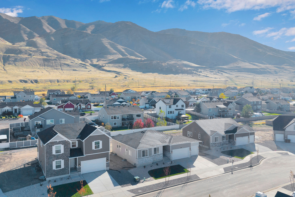 8638 N HALLORAN CT #1329 Lake Point, UT 84074