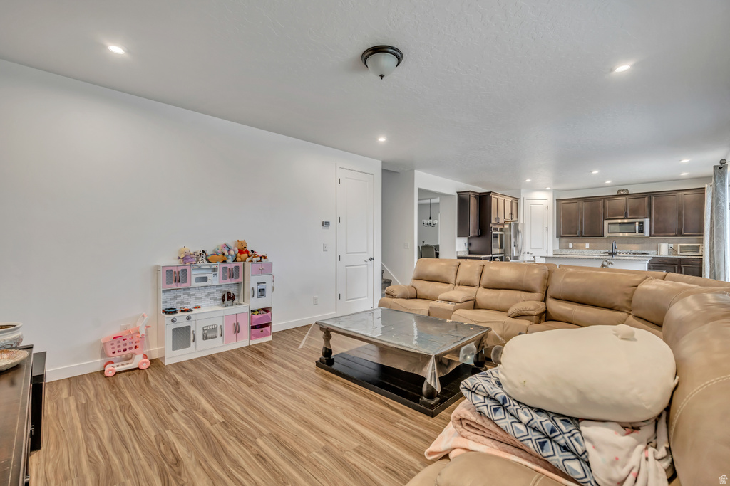 7172 W ECHOMOUNT RD West Valley City, UT 84081