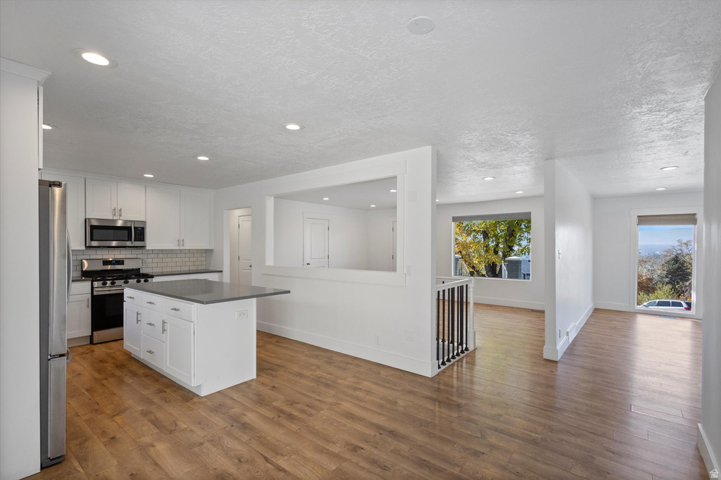 9977 S LANNAE DR Sandy, UT 84094