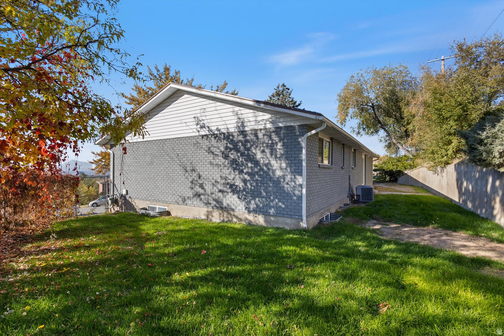 9977 S LANNAE DR Sandy, UT 84094