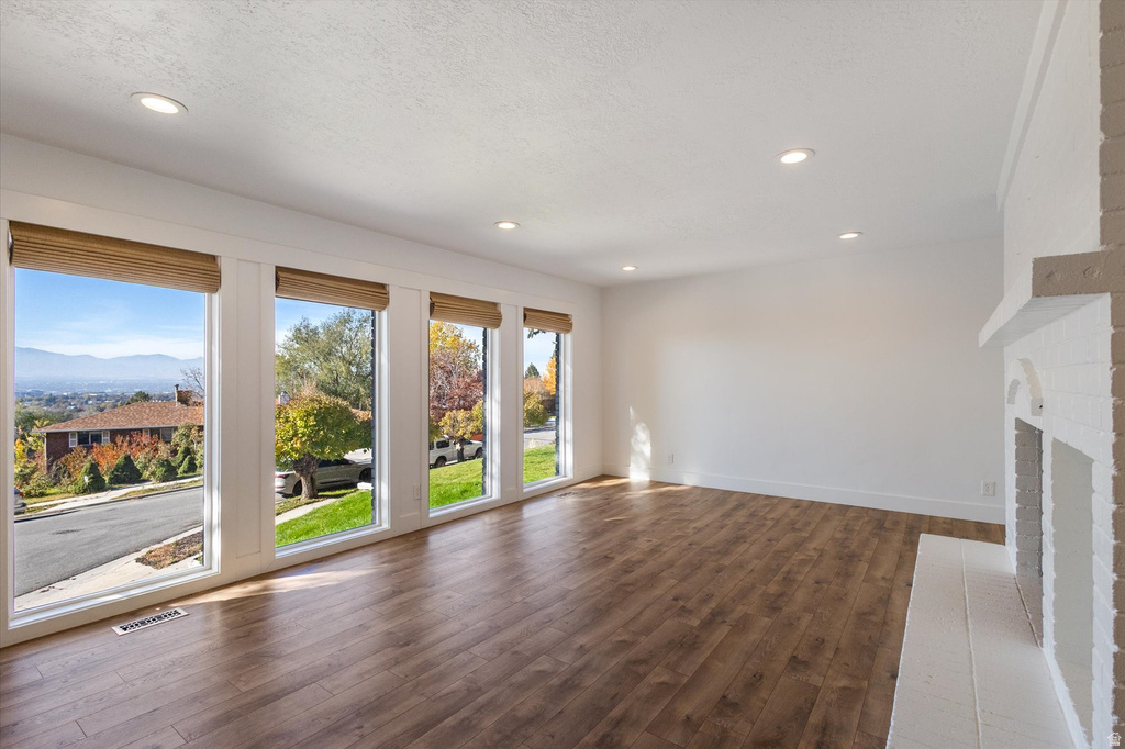 9977 S LANNAE DR Sandy, UT 84094