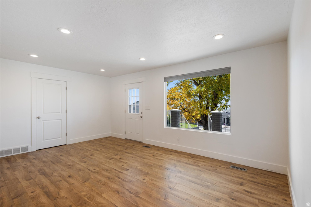 9977 S LANNAE DR Sandy, UT 84094