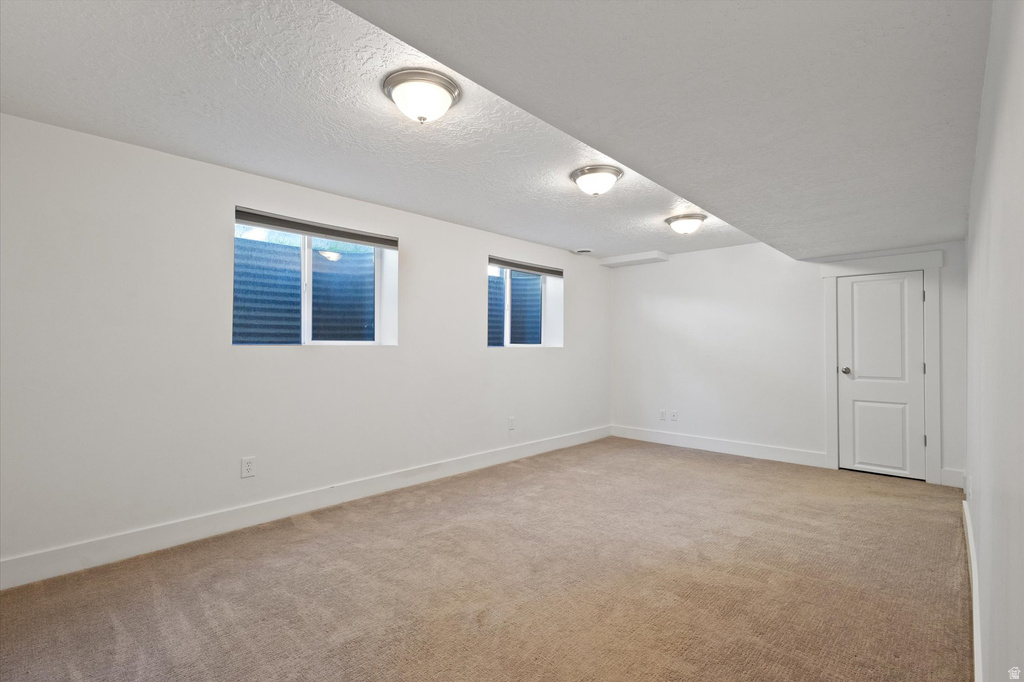 9977 S LANNAE DR Sandy, UT 84094