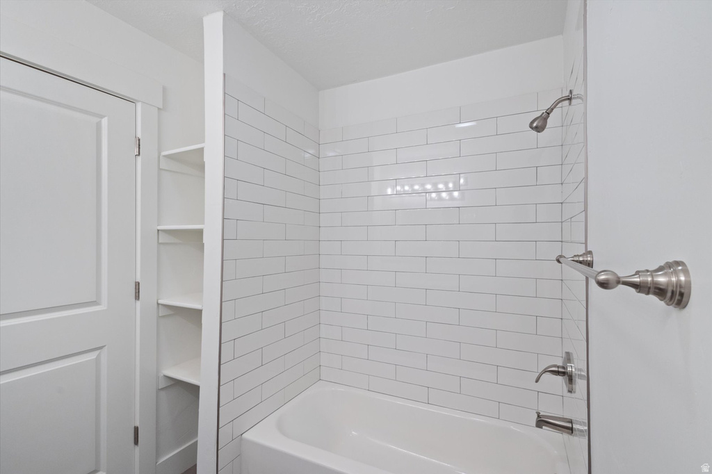 9977 S LANNAE DR Sandy, UT 84094