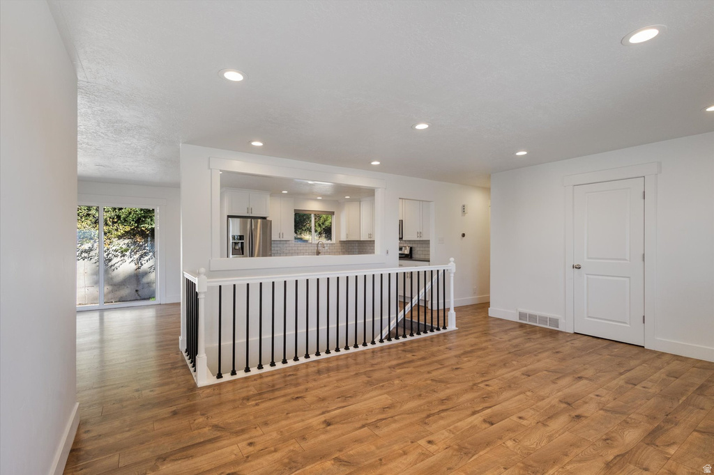 9977 S LANNAE DR Sandy, UT 84094