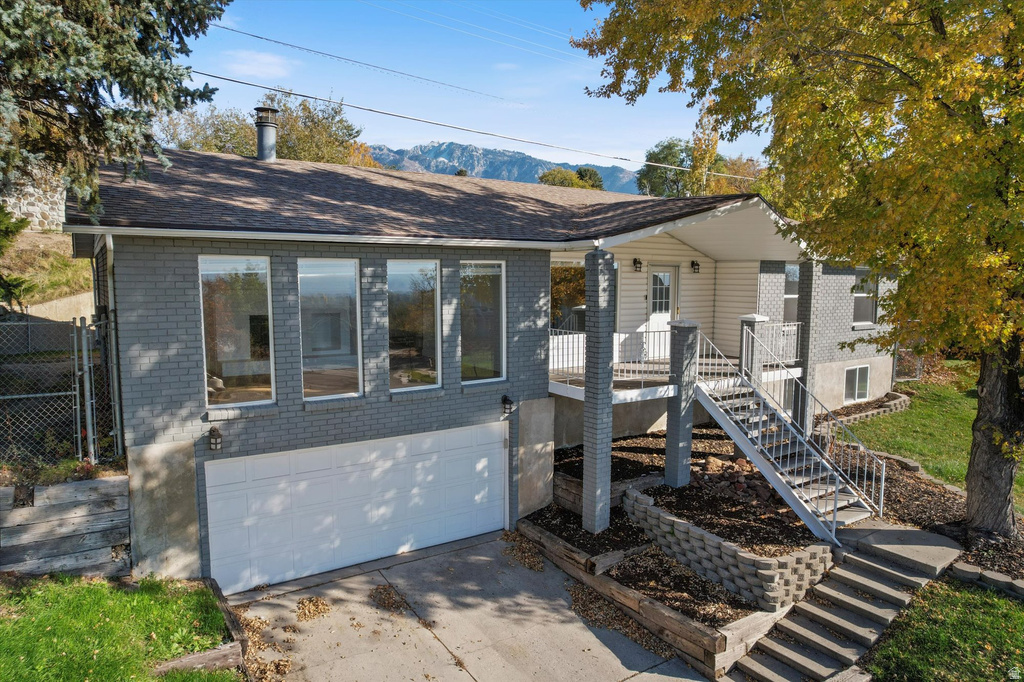 9977 S LANNAE DR Sandy, UT 84094