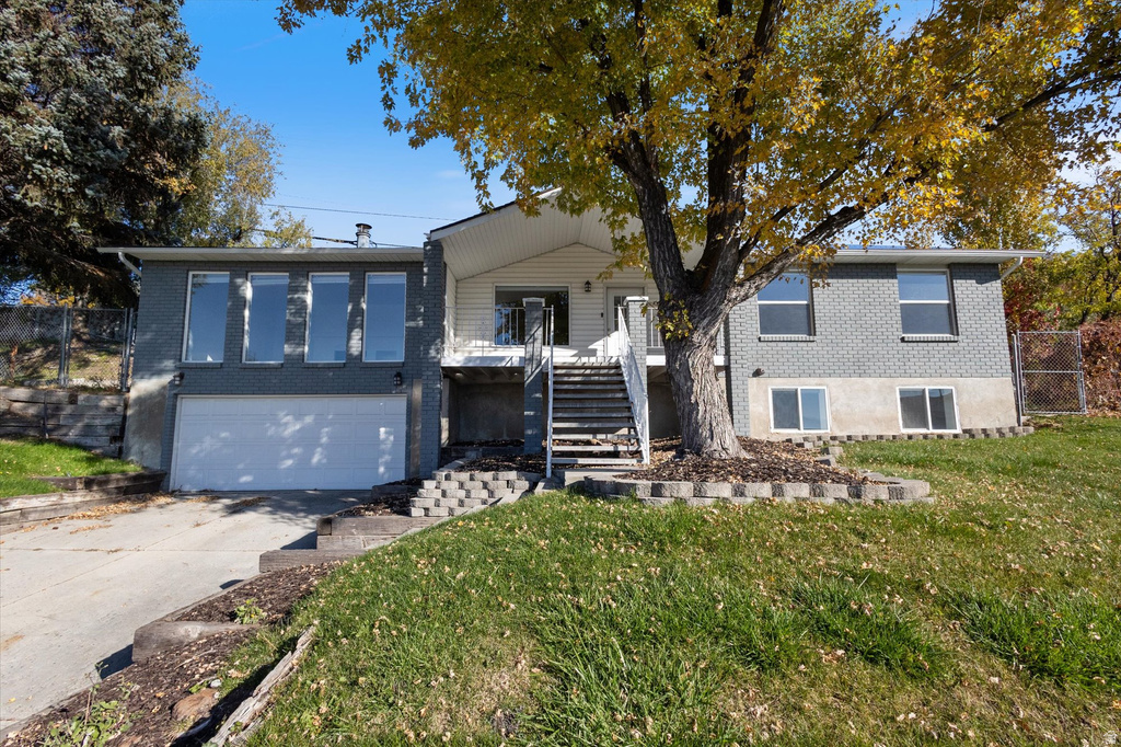 9977 S LANNAE DR Sandy, UT 84094