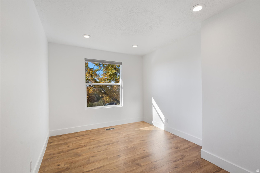 9977 S LANNAE DR Sandy, UT 84094