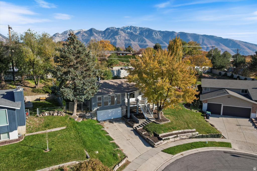 9977 S LANNAE DR Sandy, UT 84094