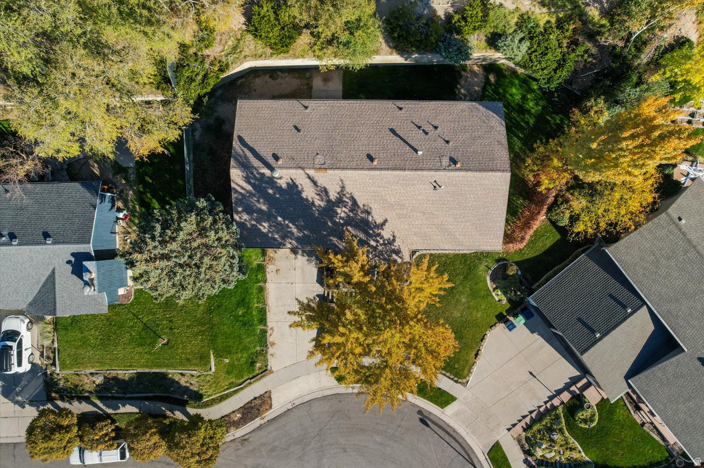 9977 S LANNAE DR Sandy, UT 84094