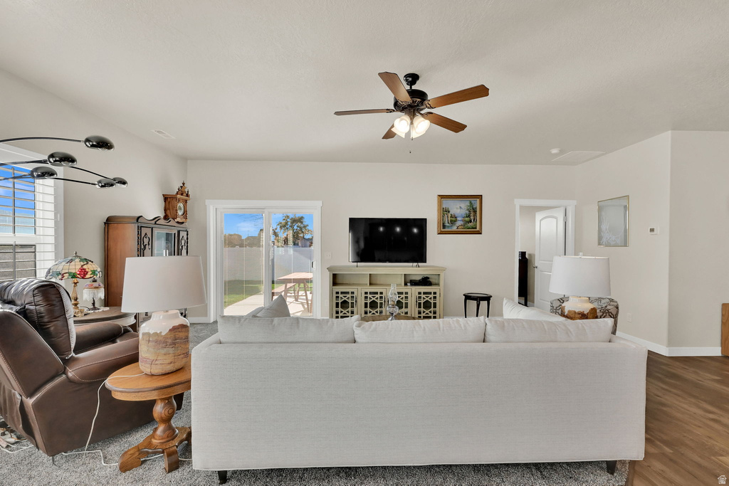 3080 N 3325 W Plain City, UT 84404