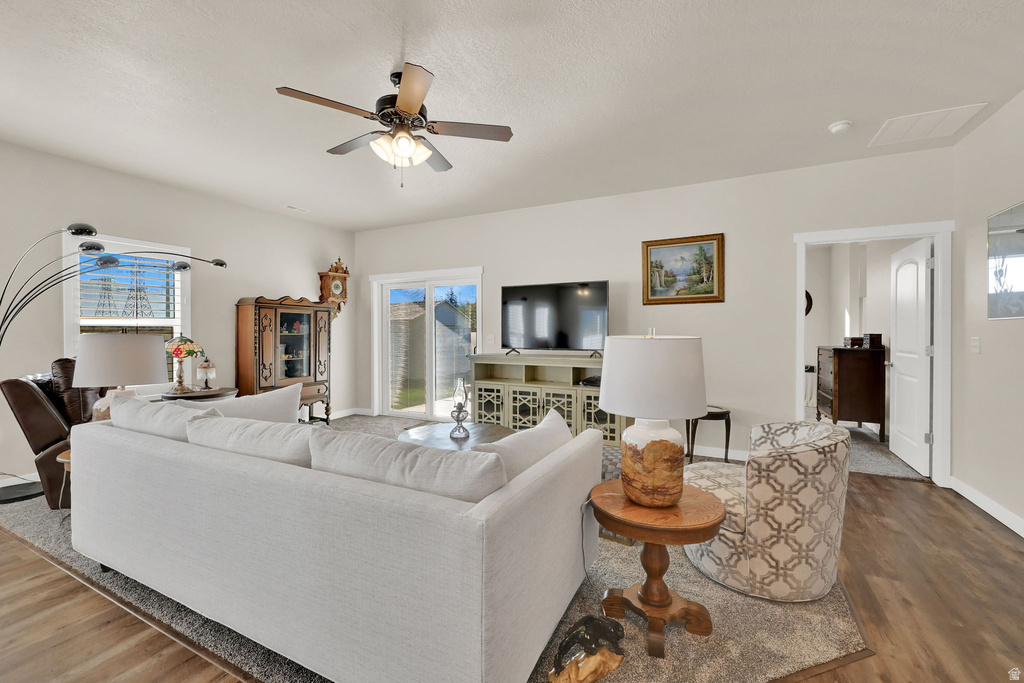 3080 N 3325 W Plain City, UT 84404