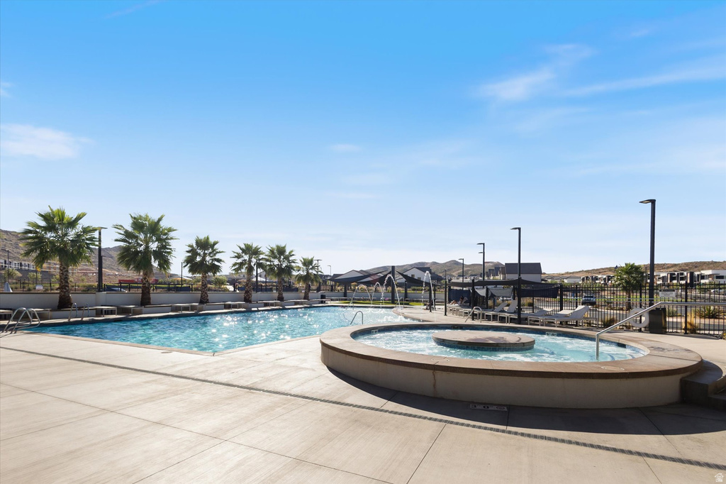 1604 S CEDAR MESA DR Washington, UT 84780