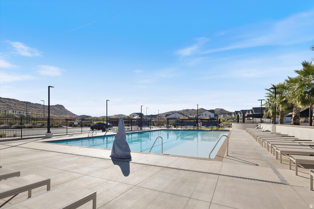 1604 S CEDAR MESA DR Washington, UT 84780