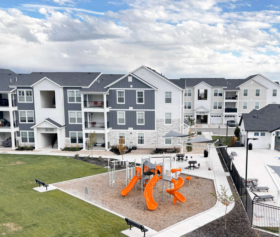 949 W BIG BEN LN #303 Saratoga Springs, UT 84045