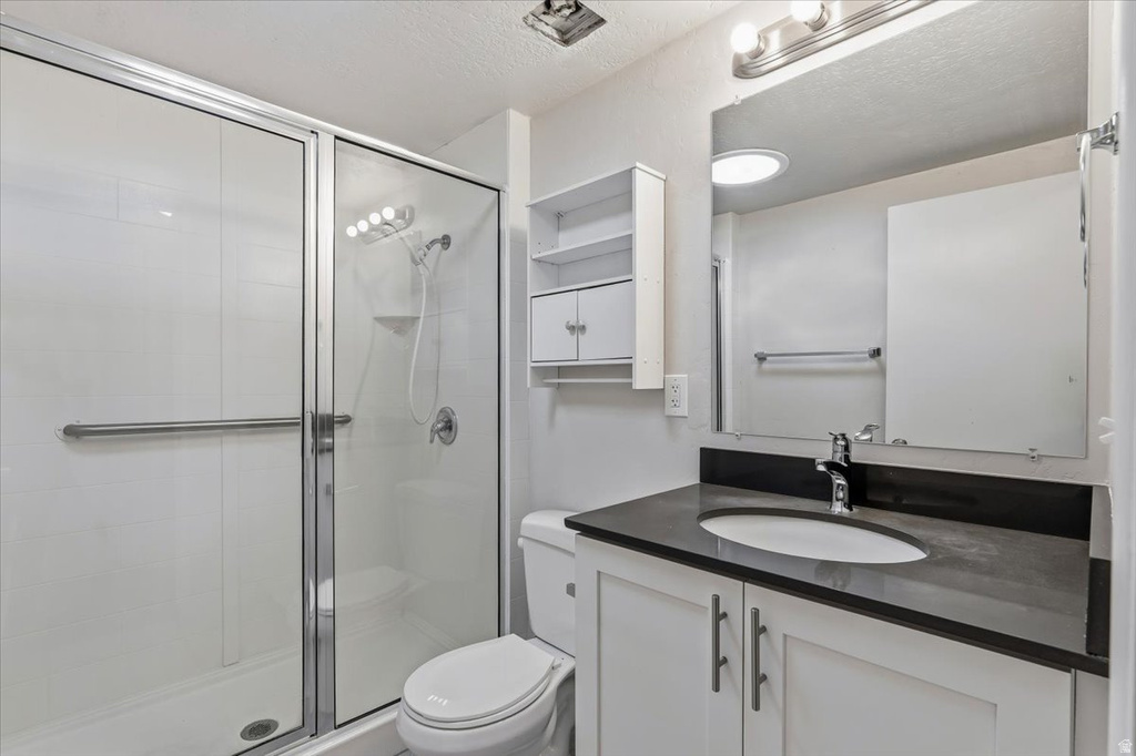 3985 S 5375 W West Valley City, UT 84120