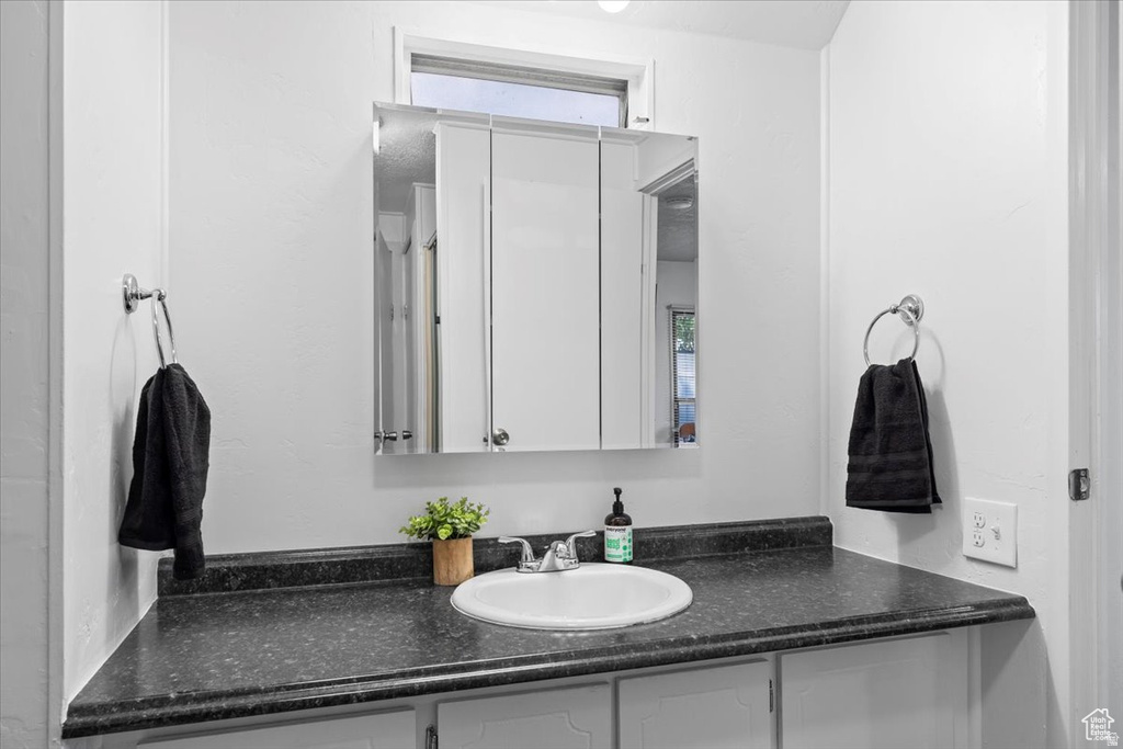 2875 N HILL FIELD RD #17 Layton, UT 84041