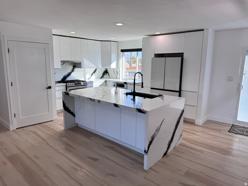 6918 S HARVEST CIR West Jordan, UT 84084