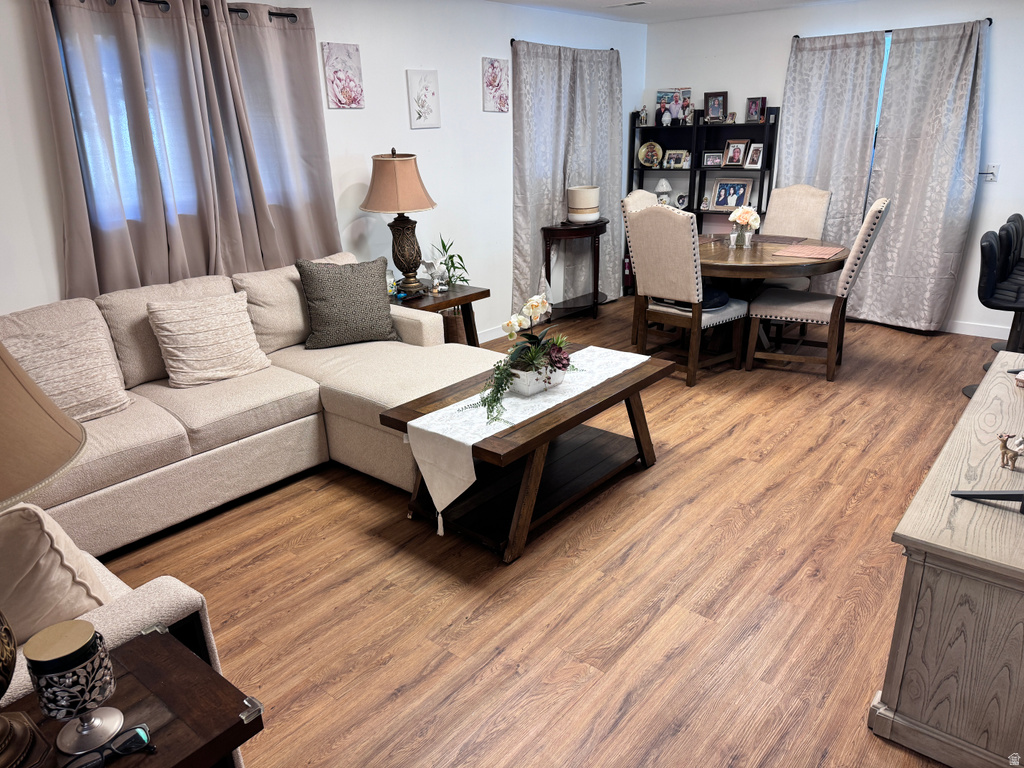 6918 S HARVEST CIR West Jordan, UT 84084