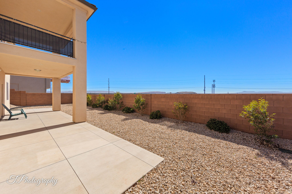 498 E TODD PL Washington, UT 84780