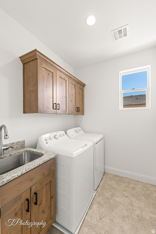 498 E TODD PL Washington, UT 84780