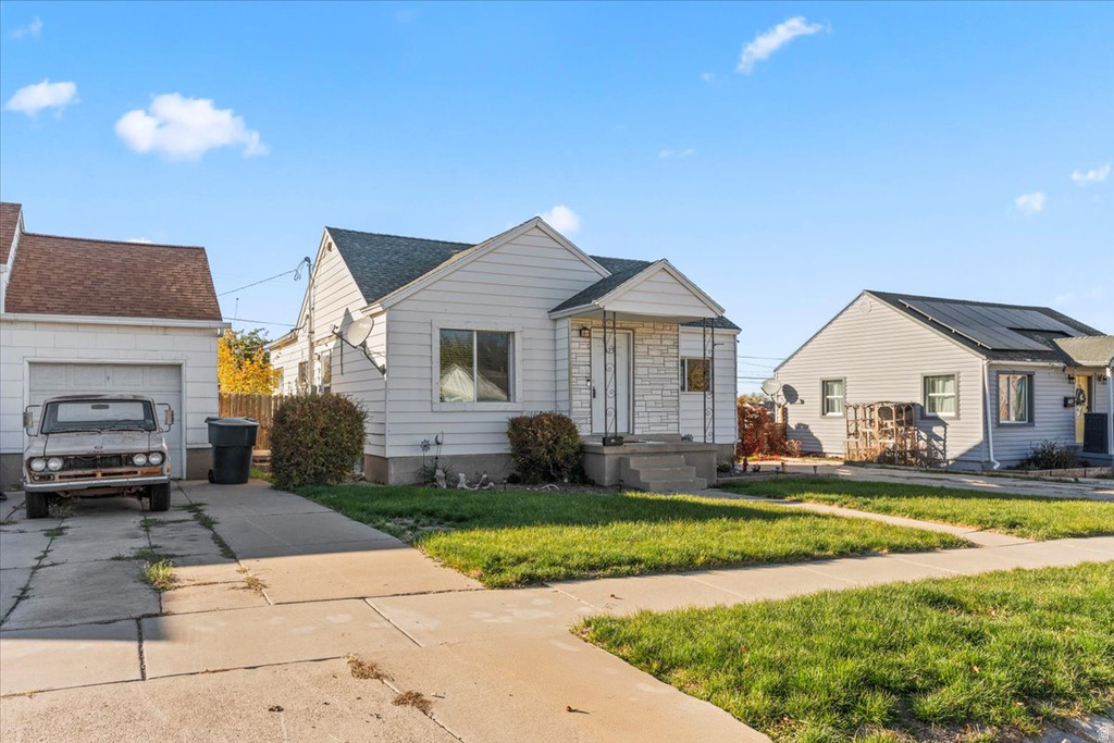 413 N PARKWAY AVE Tooele, UT 84074